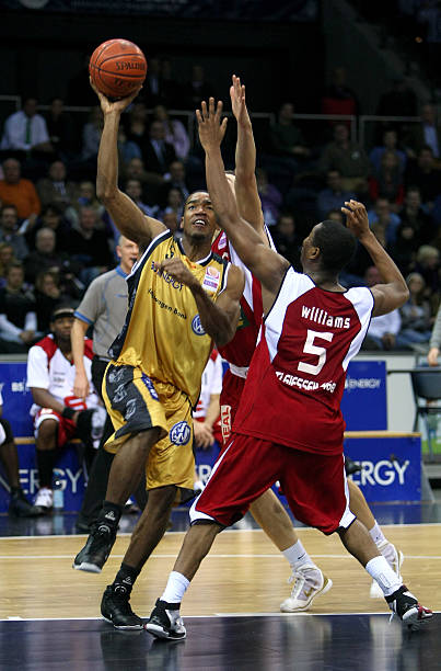 中尤为显著 中尤为显著