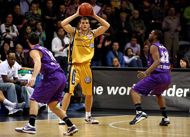 位年过三十 位年过三十