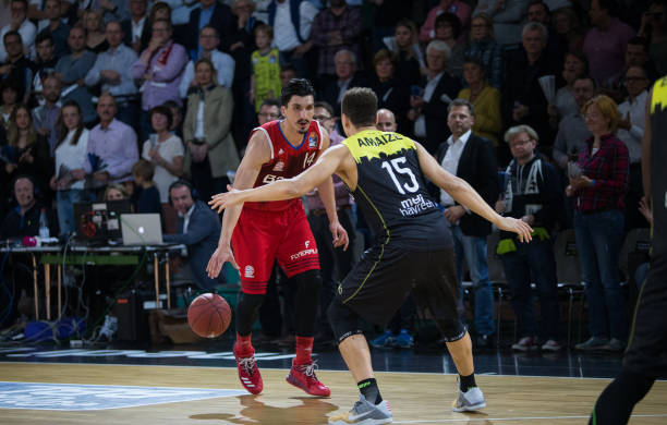 场乃至边路 场乃至边路