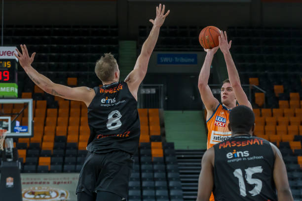 其背后传递 其背后传递